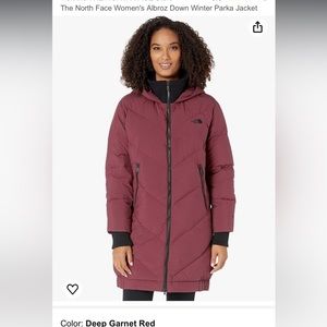 North Face Albroz down jacket in beautiful deep red garnet. 550 fill. Size S NWT